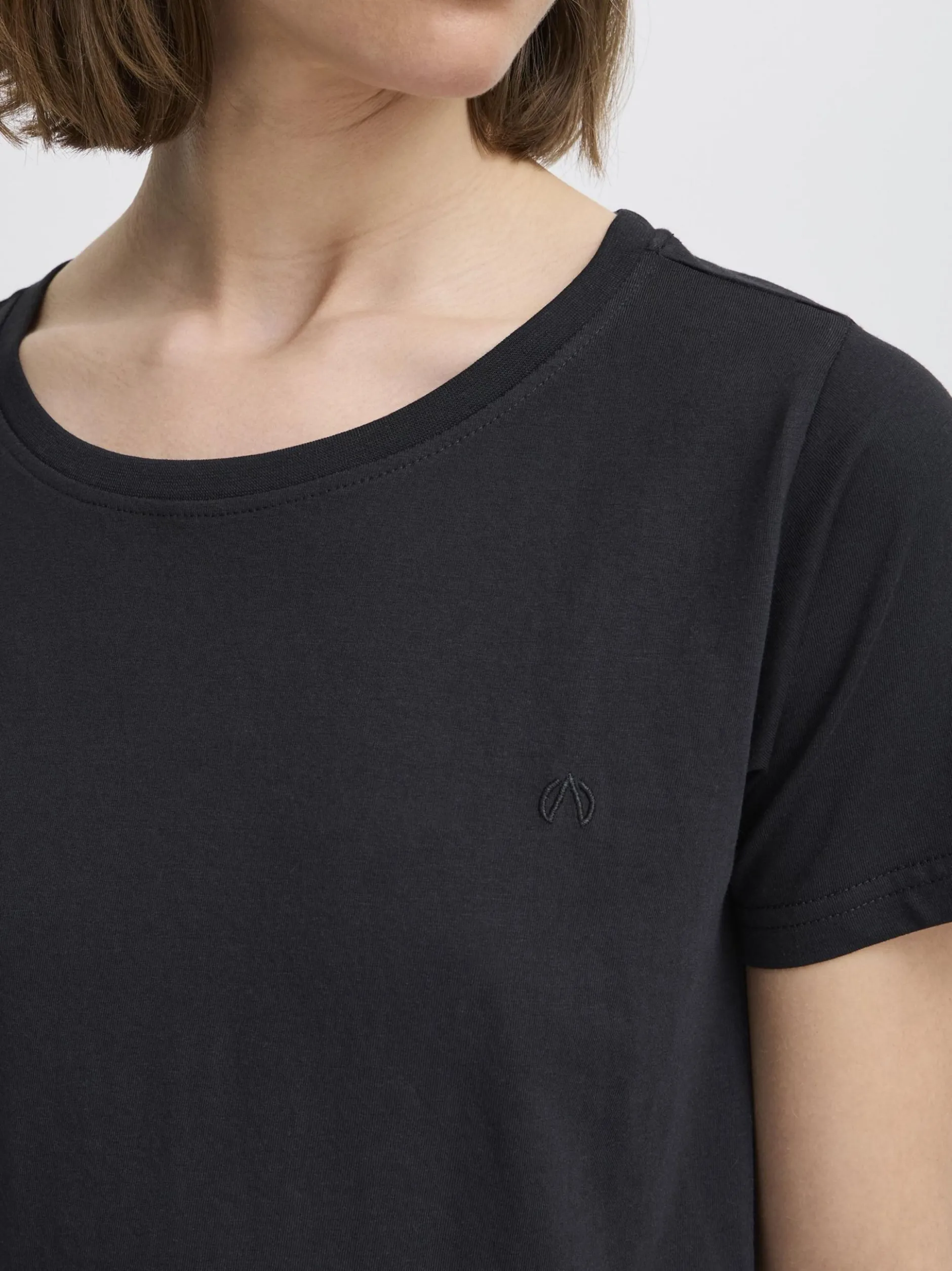 North Bend Damen Rundhalsshirt - NBGita in schwarz