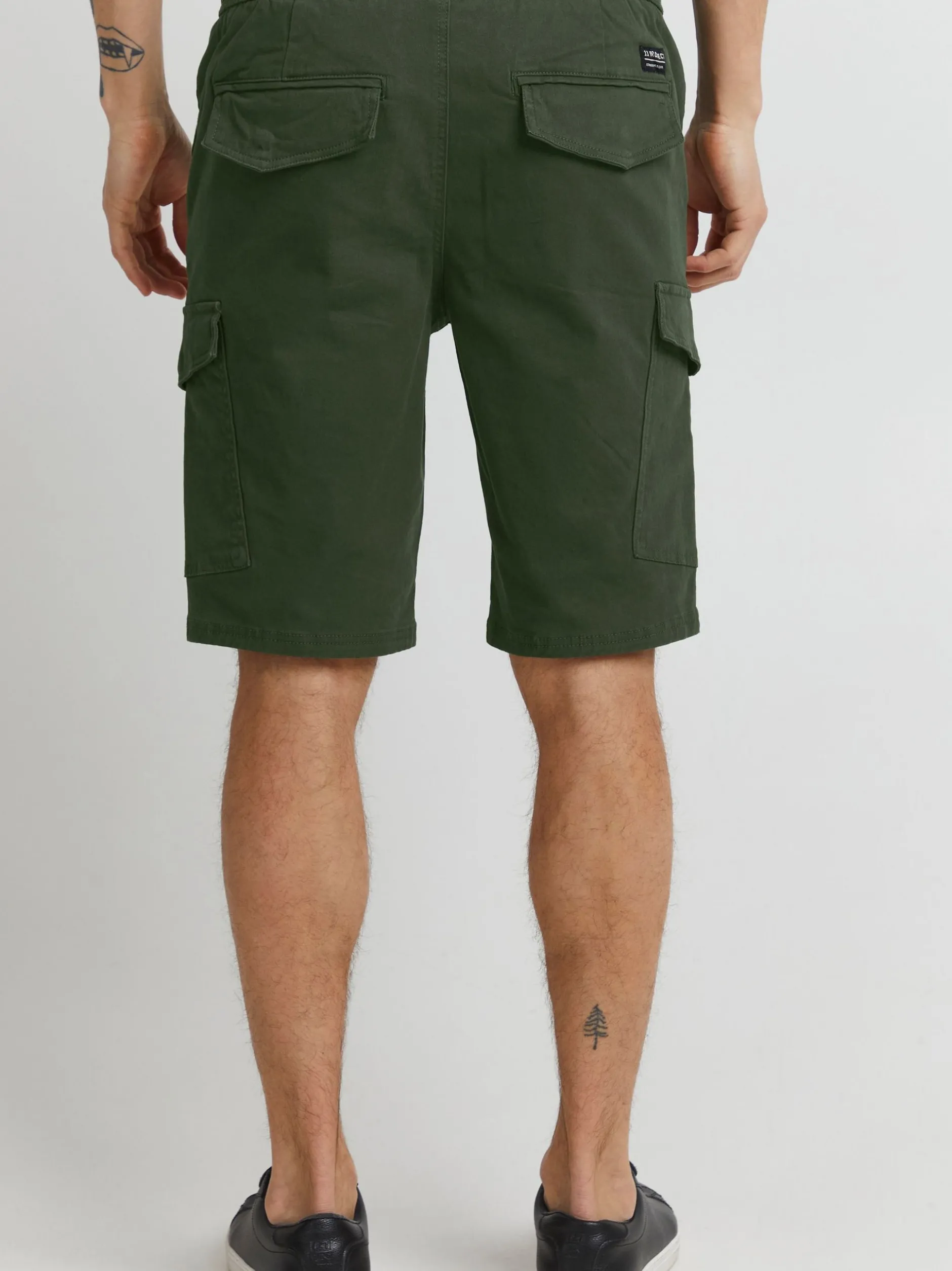 11 Project Herren Cargoshorts - PRGarikko in grün