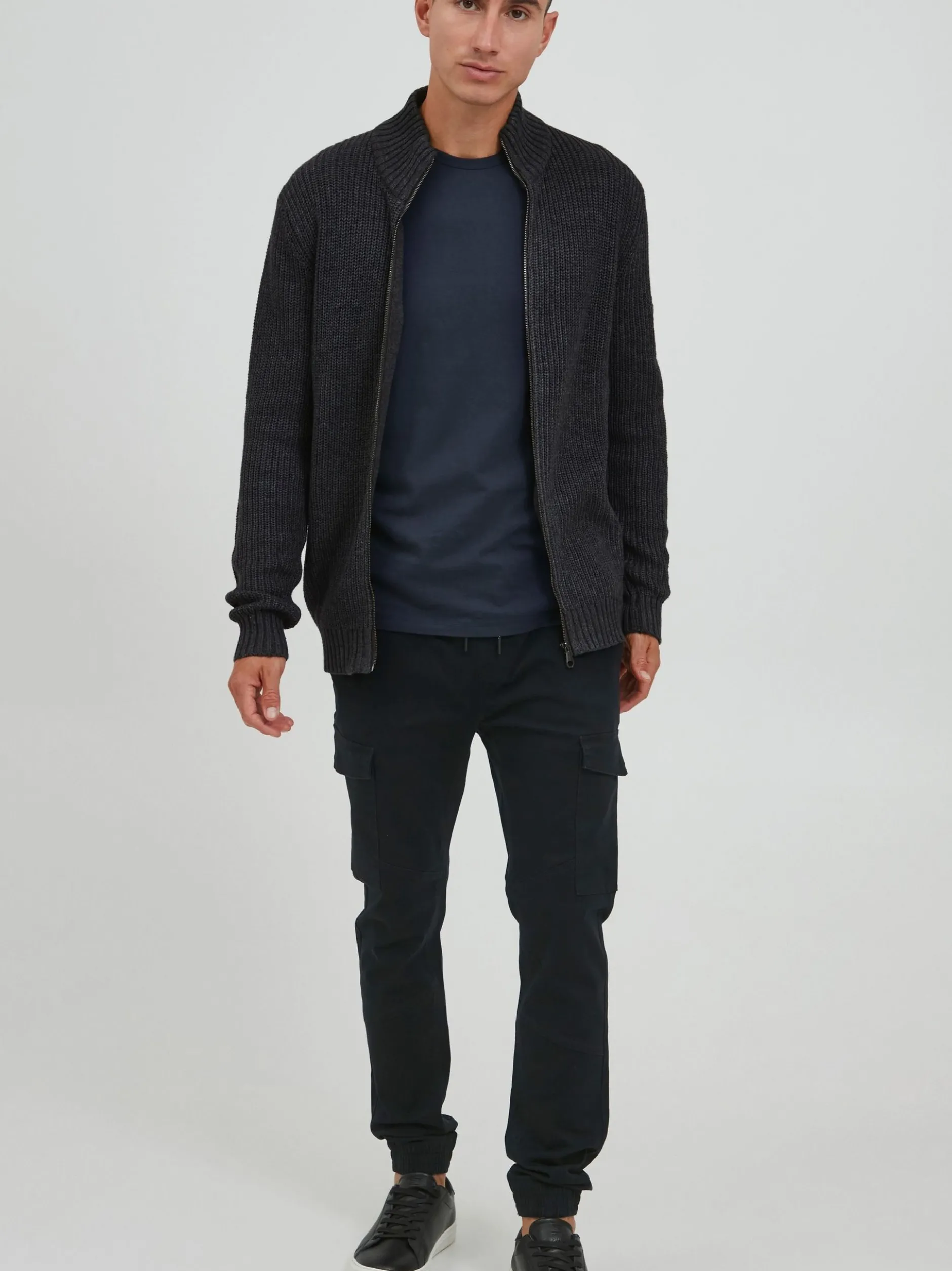 11 Project Herren Strickjacke - PRXander in grau