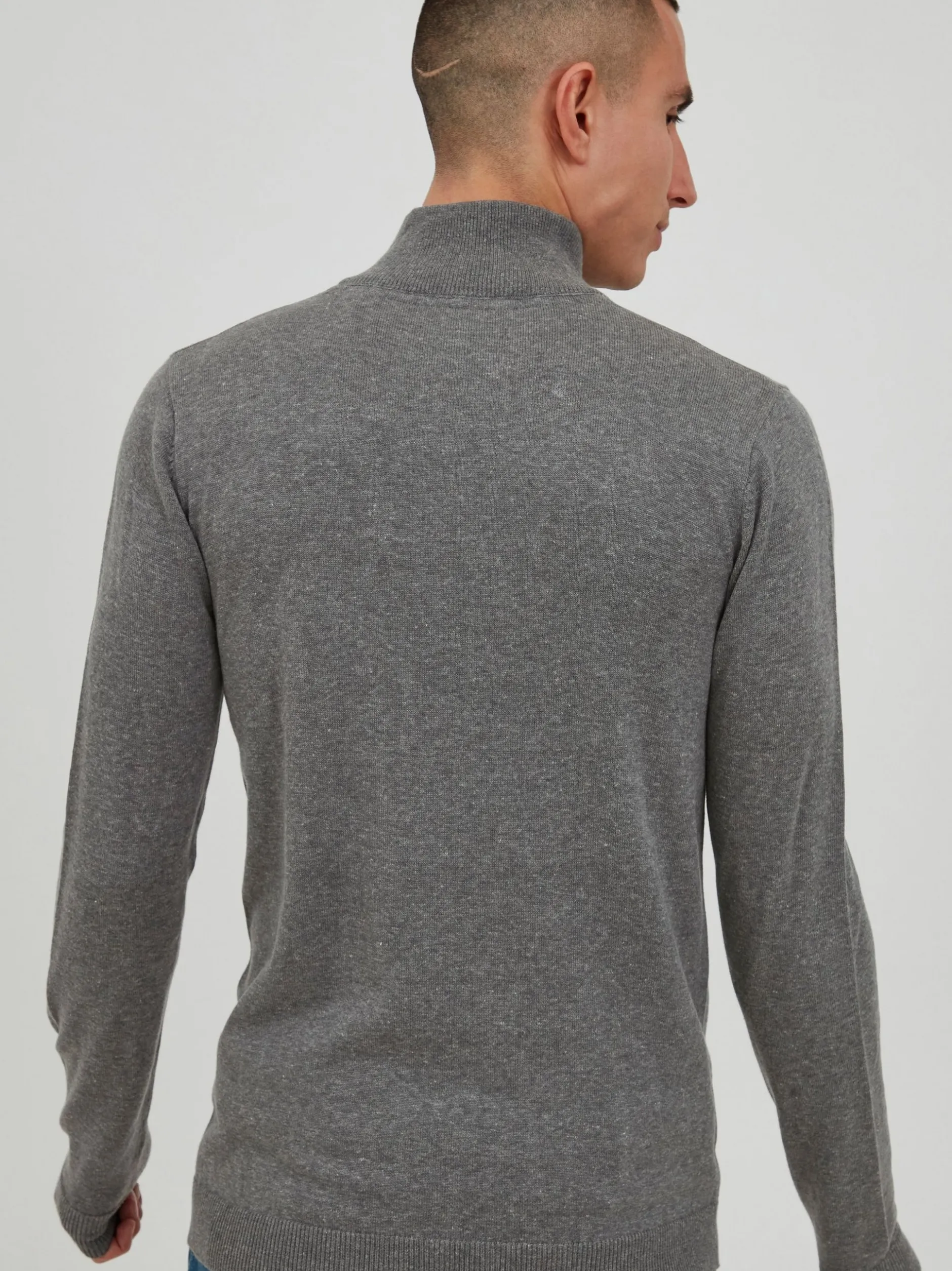 11 Project Herren Troyer - PRIngfried in grau