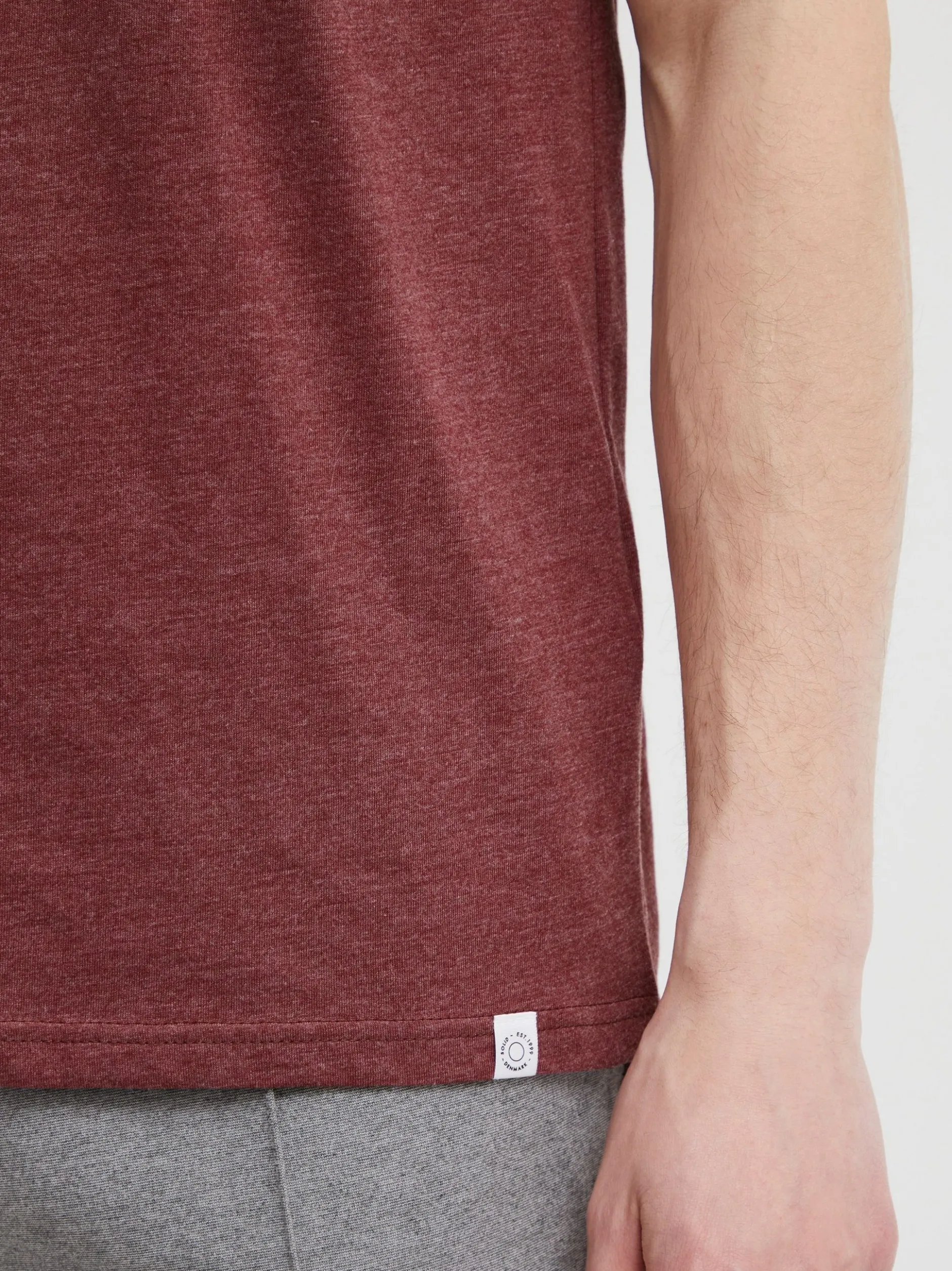 Solid Herren V-Shirt - SDBedo in rot
