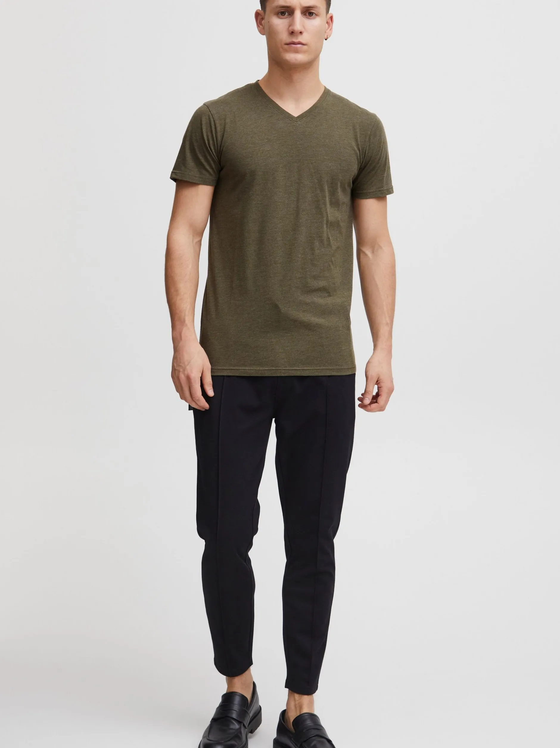 Solid Herren V-Shirt - SDBedo in grün