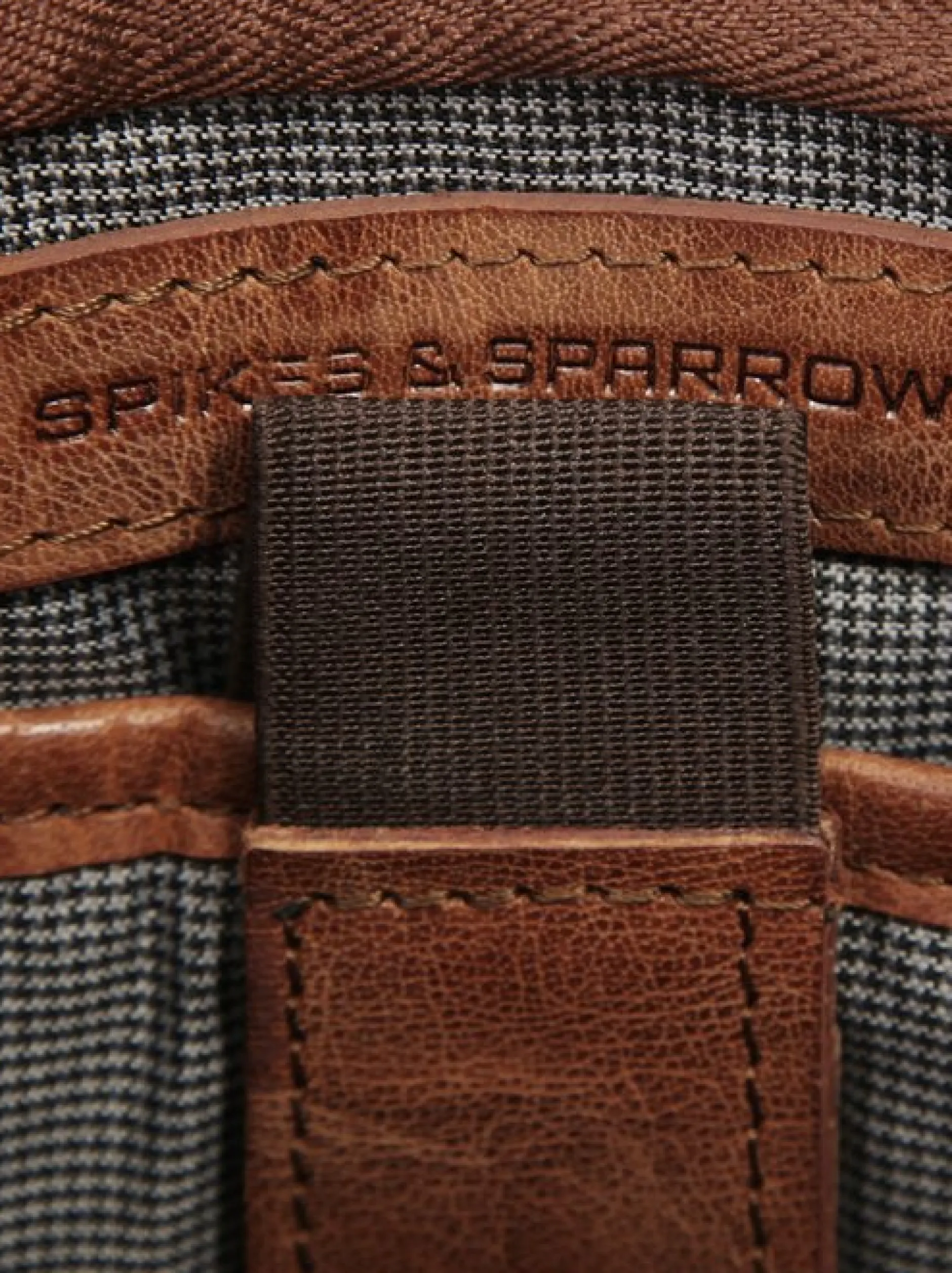 Spikes & Sparrow Unisex Umhängetasche in cognac