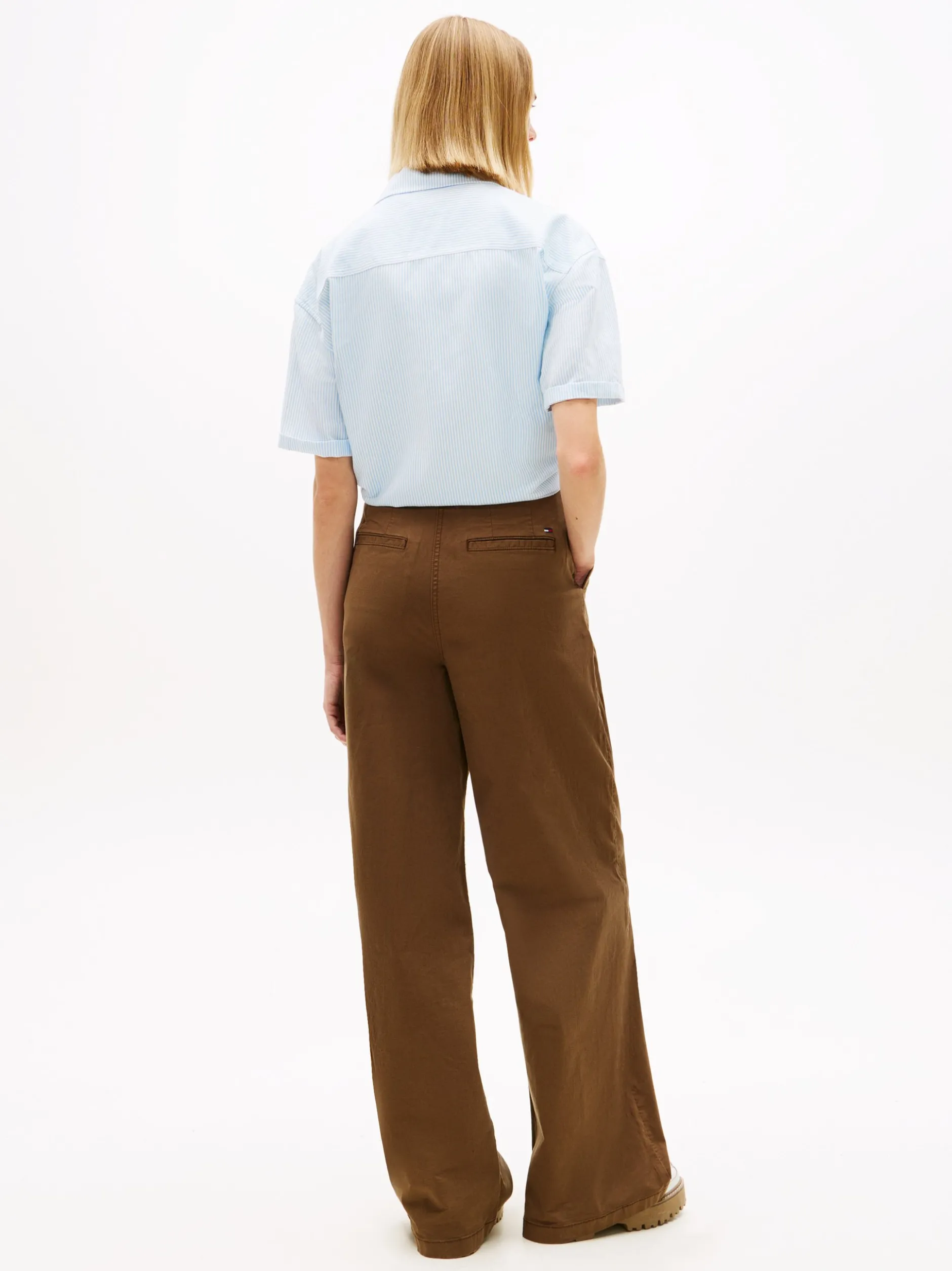 Tommy Jeans Damen Wickelbluse mit Leinenanteil in hellblau weiß