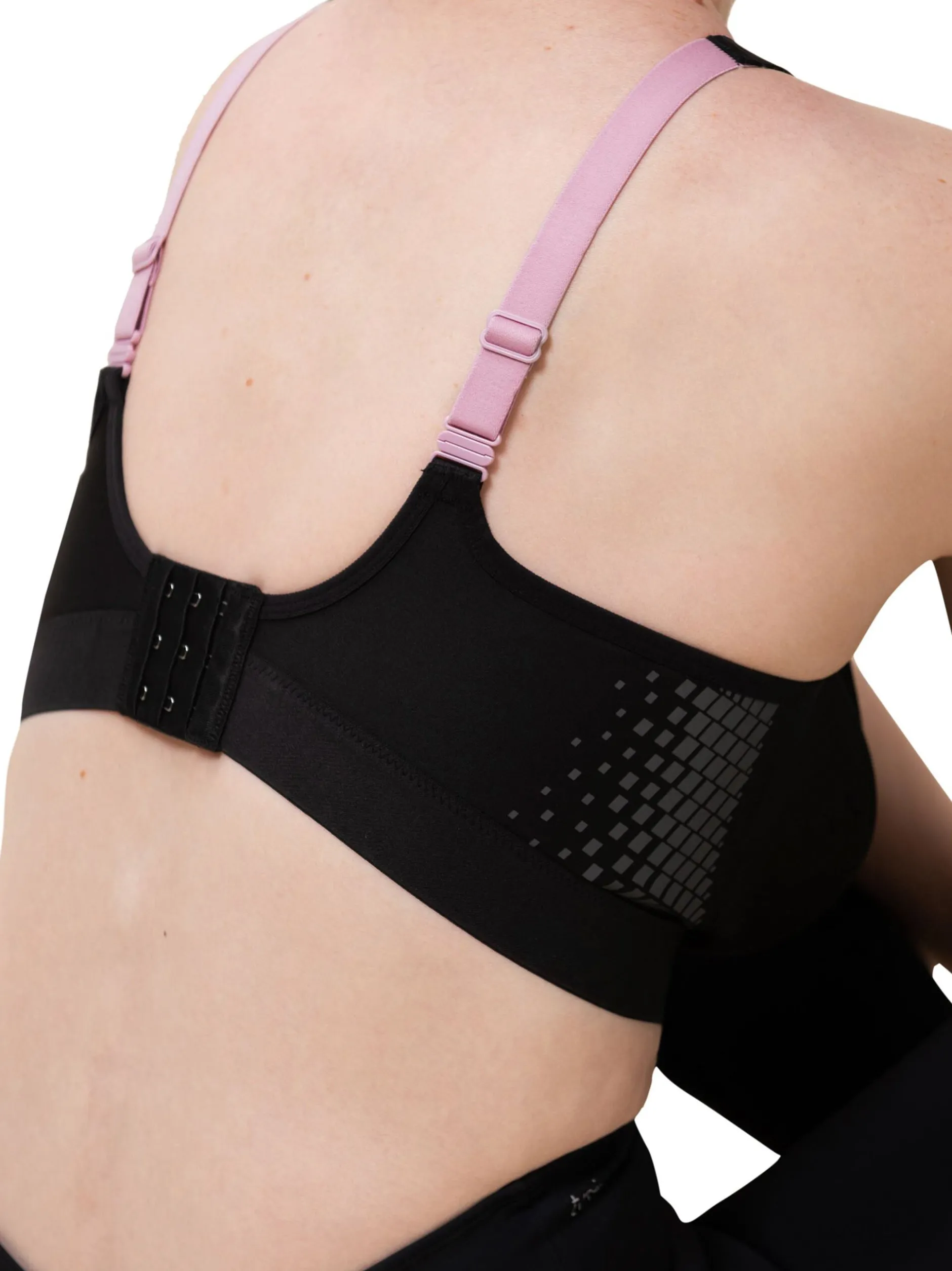 Triumph Damen Bügelloser BH - Triaction Extreme Lite in schwarz