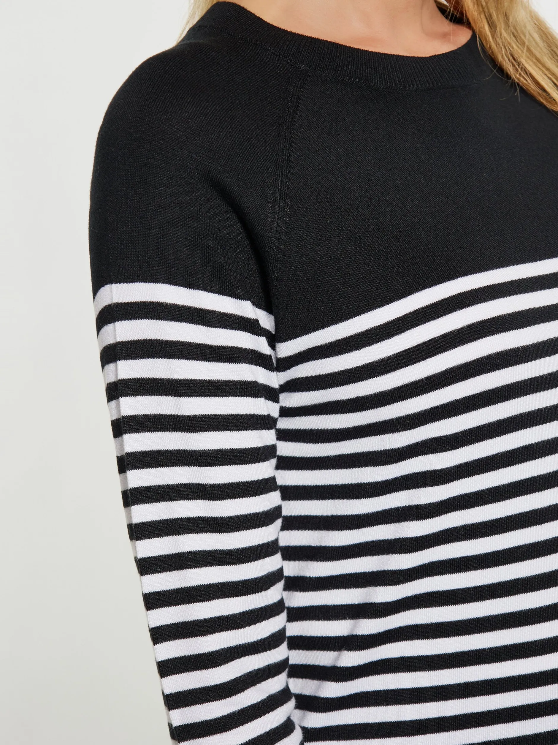 Usha Damen Pullover in schwarz - Ausschnitt: Rundhals