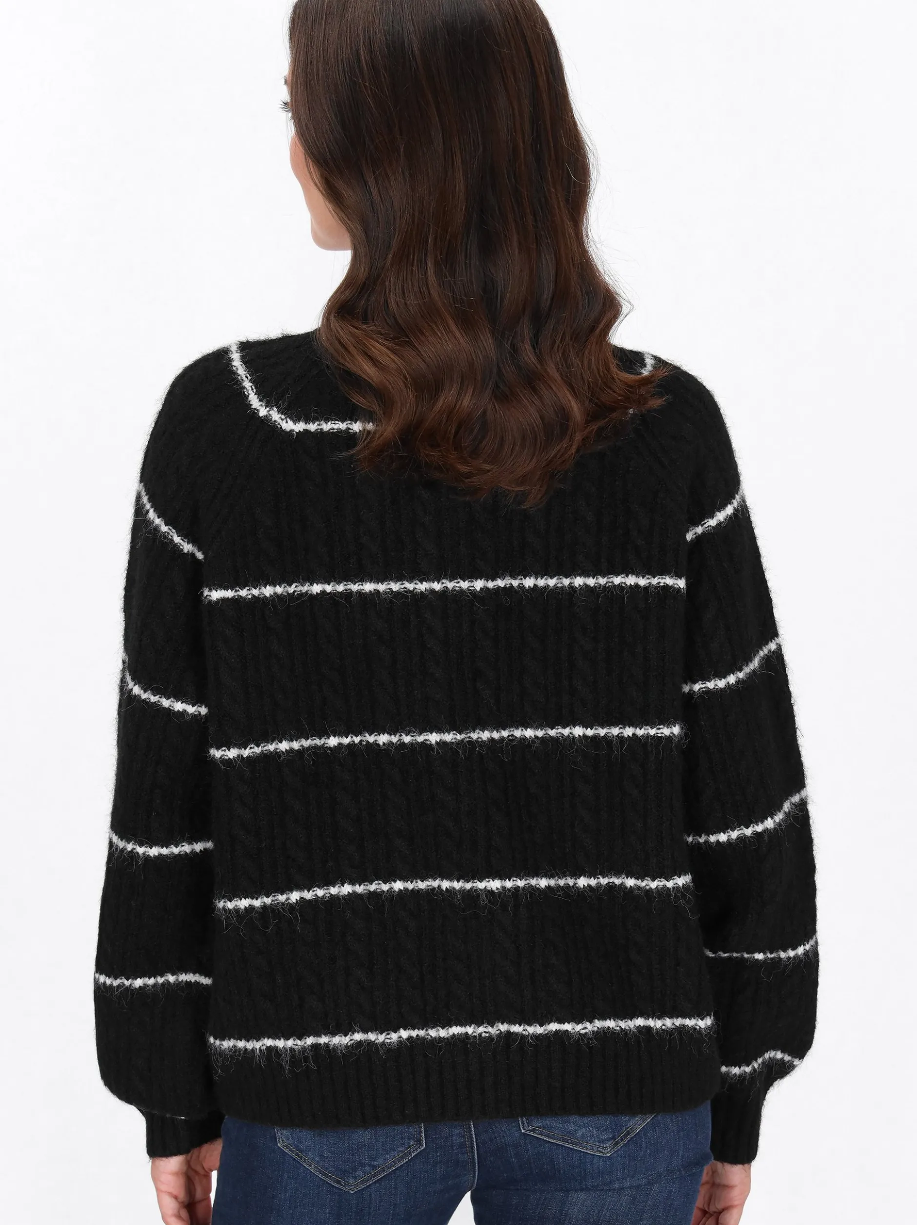 Usha Damen Strickjacke in schwarz - Ausschnitt: Rundhals