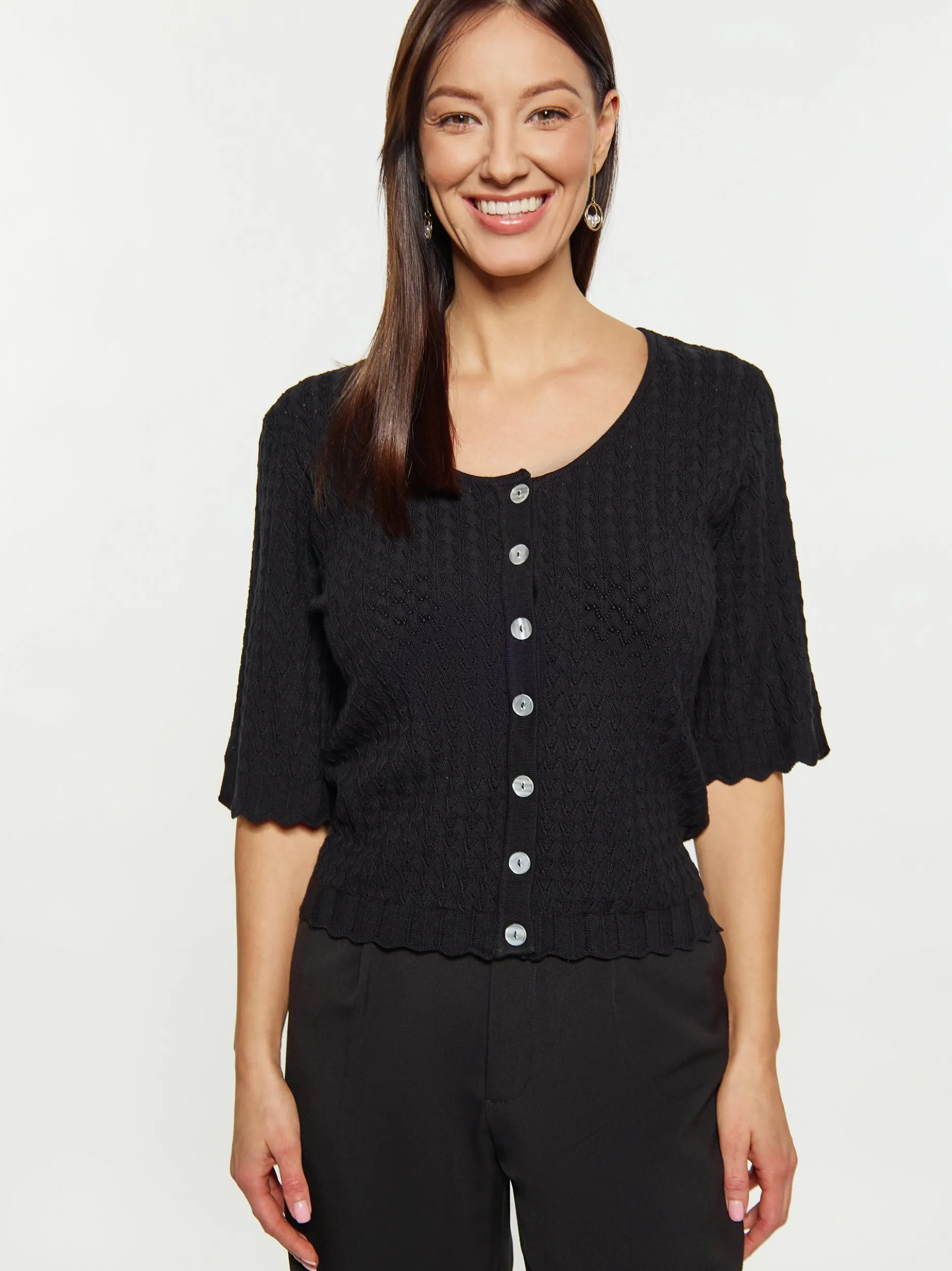 Usha Damen Strickjacke in schwarz - Ausschnitt: U-Boot