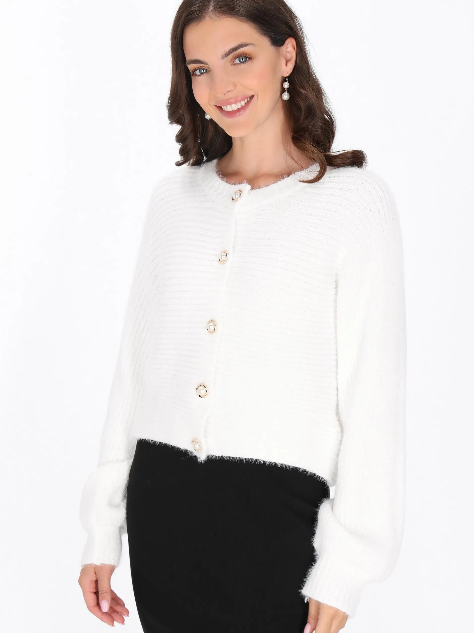 Usha Damen Strickjacke in weiß - Ausschnitt: Rundhals