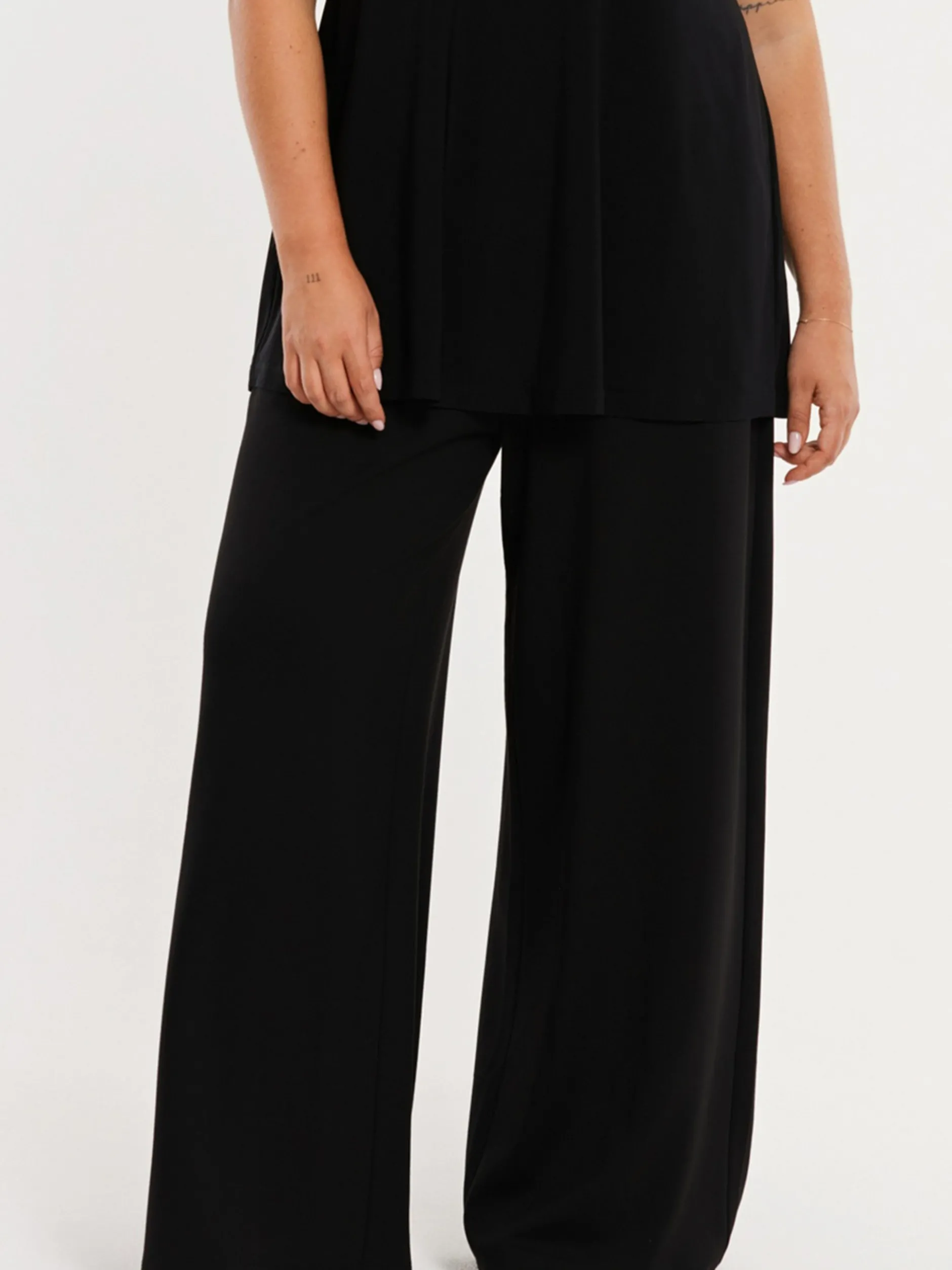 YOEK Damen Hose in schwarz